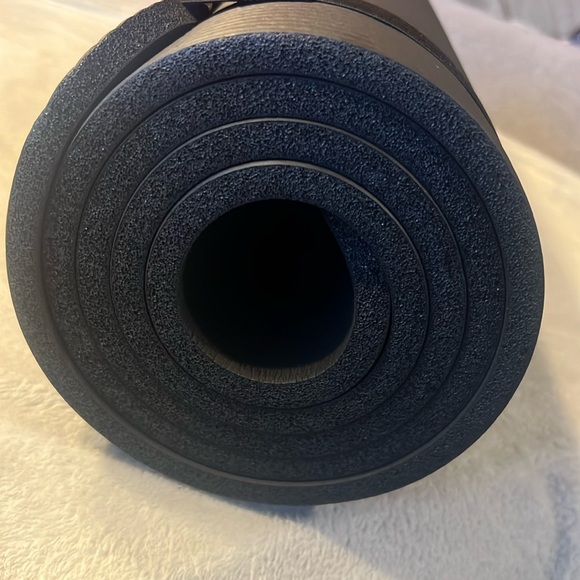 Maxima Fitness Gym Exercise, Yoga, or Pilates Black Unisex Mat - Picture 3 of 4